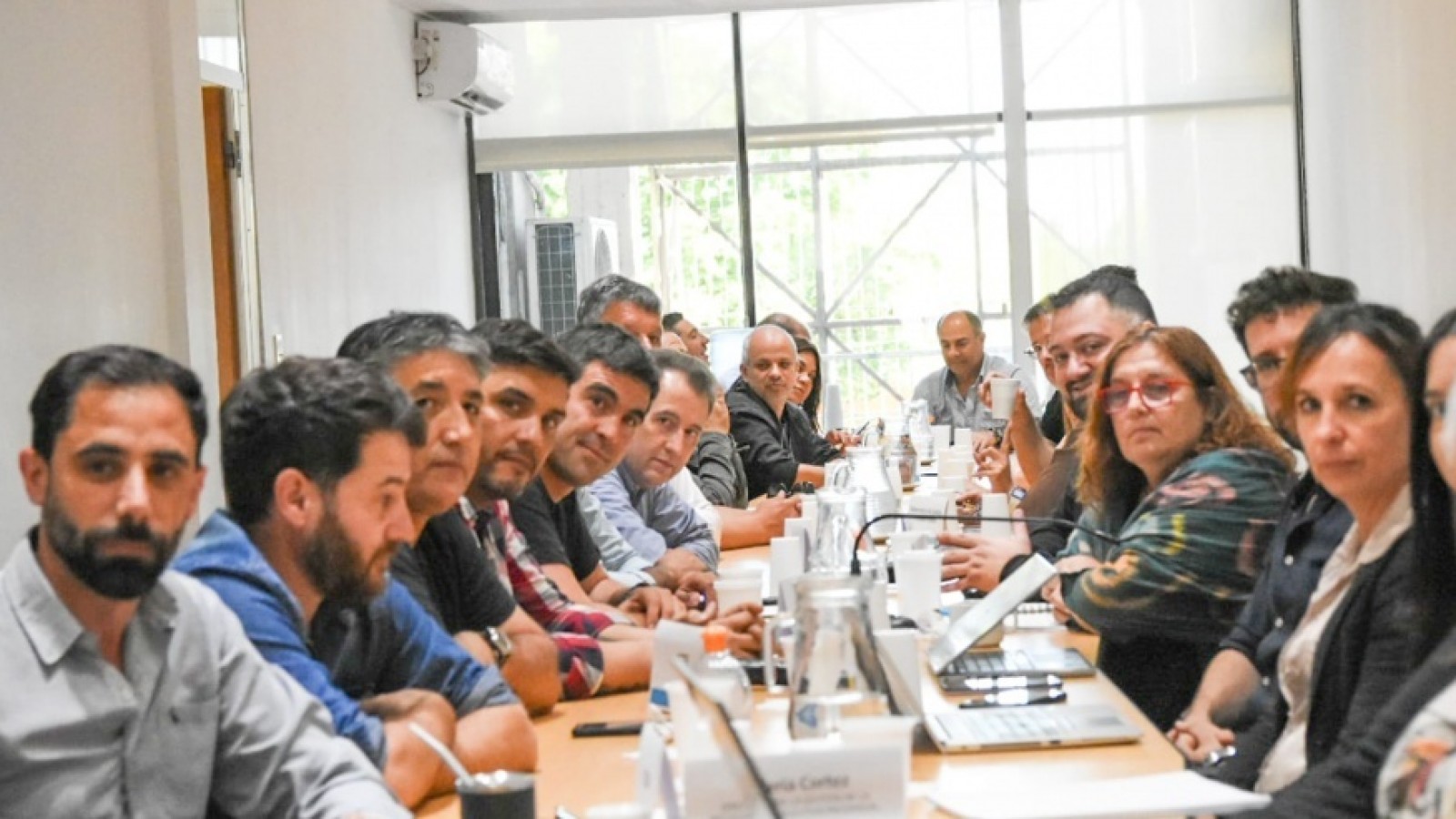El Gobierno bonaerense acordó aumento salarial de 25% para los estatales